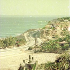 WoodCapsule - Cabo Weekends