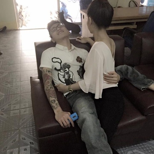 Cậu Bé Chăn Ngựa Quên Mang Bật Lửa Tủm Tỉm Hát Bài Thổi Lửa Lên Em 🤣
