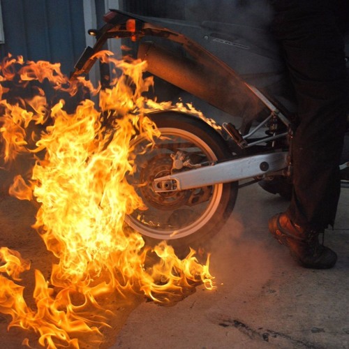 it's hot (prod. Deucefade)