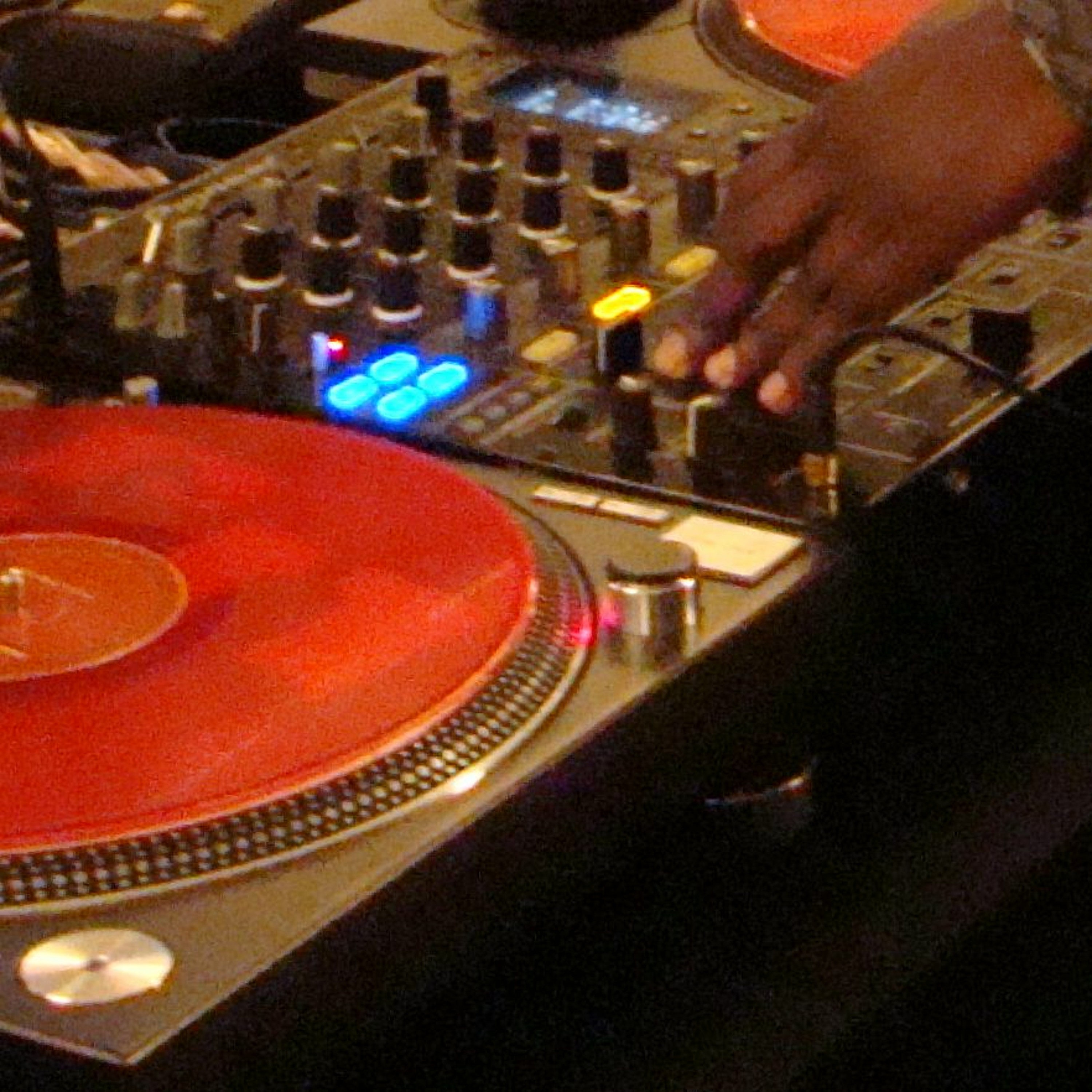DJ Frankie Dee