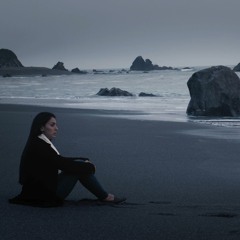 واقف على شط البحر - اصيل هميم