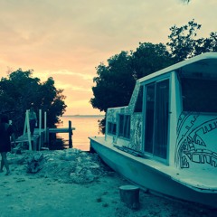 Belizean Houseboat