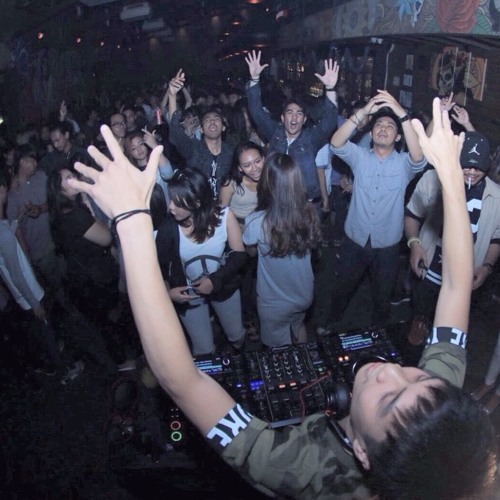 Jaxith - Live set @Halfway Bar Jakarta (synce audio) [free download]