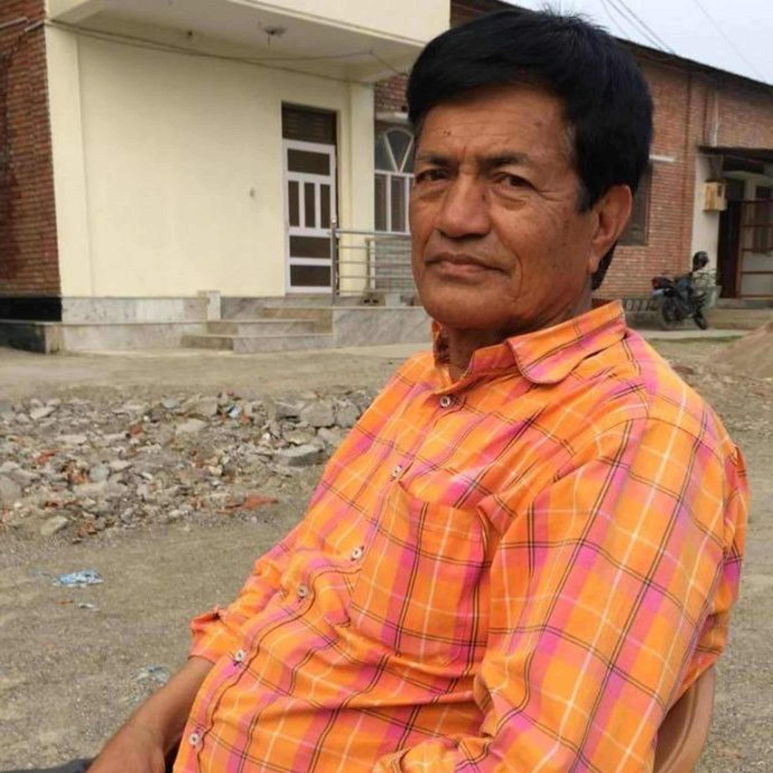 एक समाजसेवी जसले सरकारी स्कूलको मुहार बदले