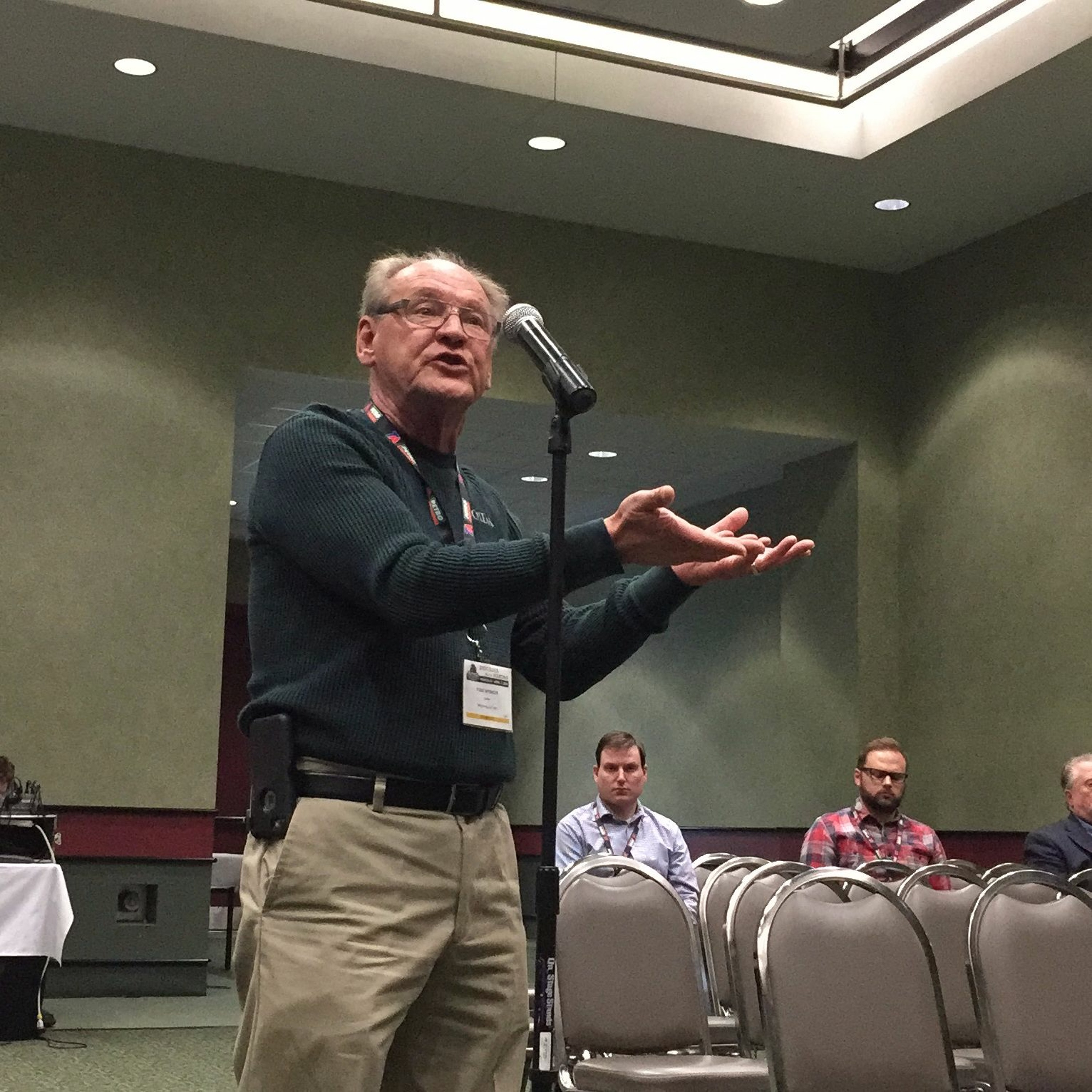 Separate regs wheat from the chaff, say OOIDA's Todd Spencer, small fleet owner Monte Wiederhold thumbnail