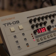 Drumstation versus TR-09