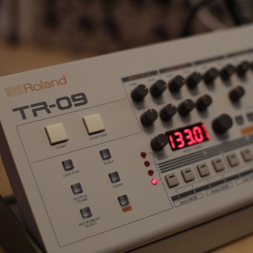 Drumstation versus TR-09
