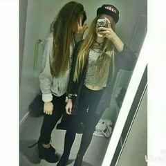 اغنية - ايام في العمر مبتعديش👭👫