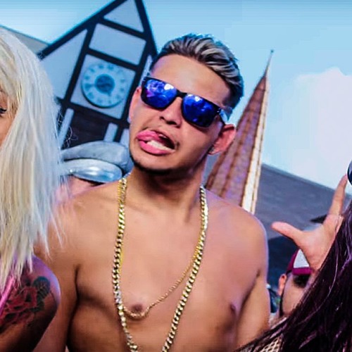 MC WM e MC Magrinho - Ela Senta Com Força (DJ Bruninho Beat)