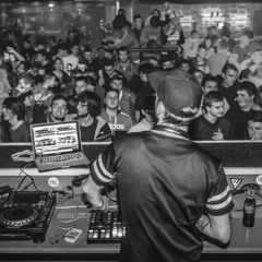 Guille Placencia - April Set 2017