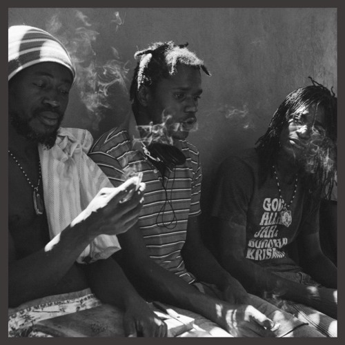 Chuckie & Childsplay - Fade Away (Dolphin Blowers Bootleg)