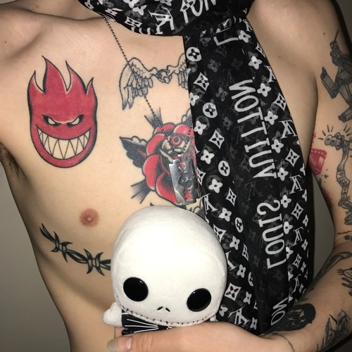 alone (prod. trxpicvl)