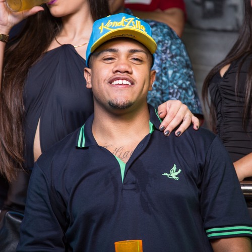 MC Davi - Junto com as Amigas (DJ Bruninho Beat)