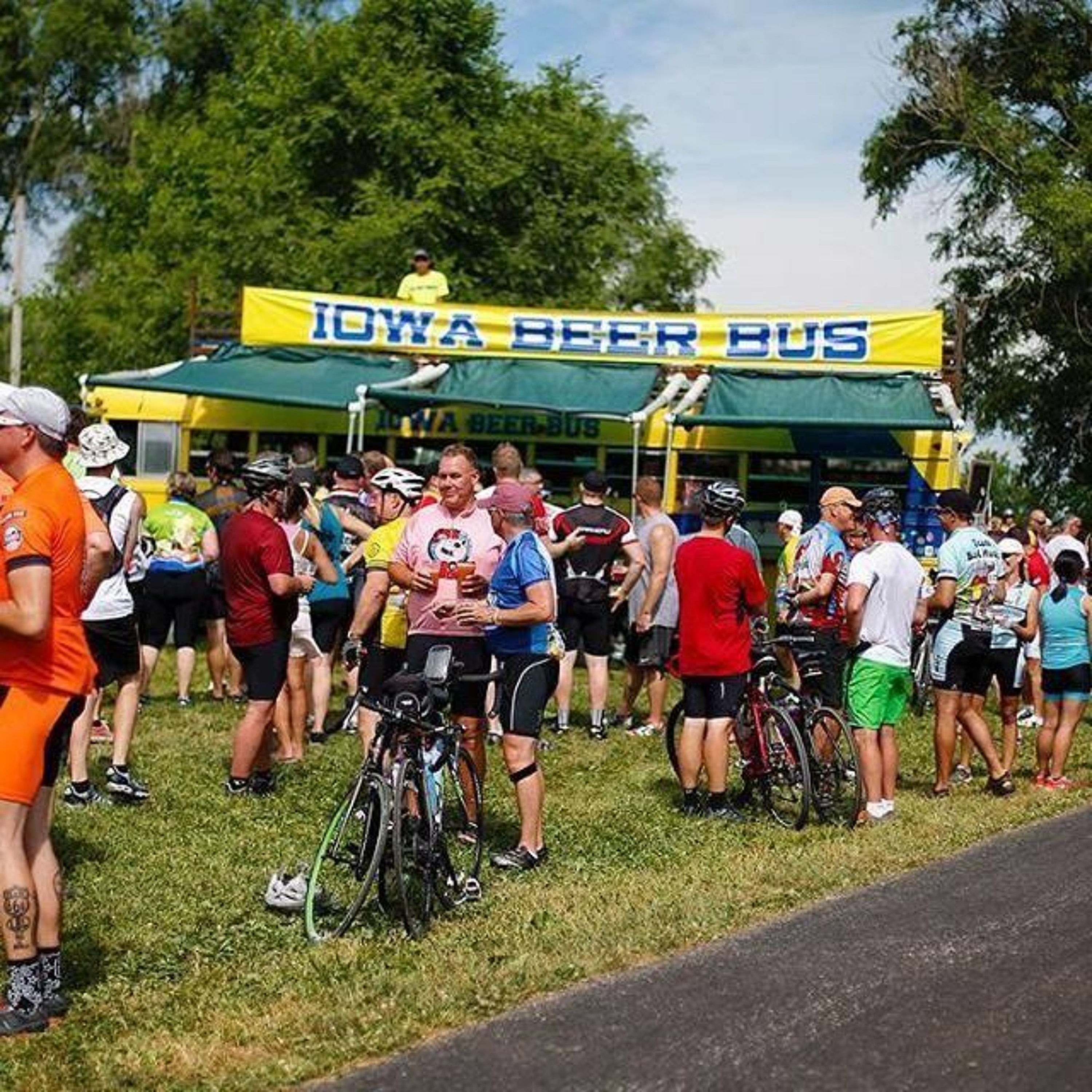 Episode 14: Sweet Corn, Beer Bus and Bikes (The Mott and Pumpkin Show)