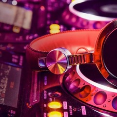 MIX_Feeling_-_REGUETON_Y_SALSA_[actuales_VS_Antiguas]__Dj - SINTI - RJ.