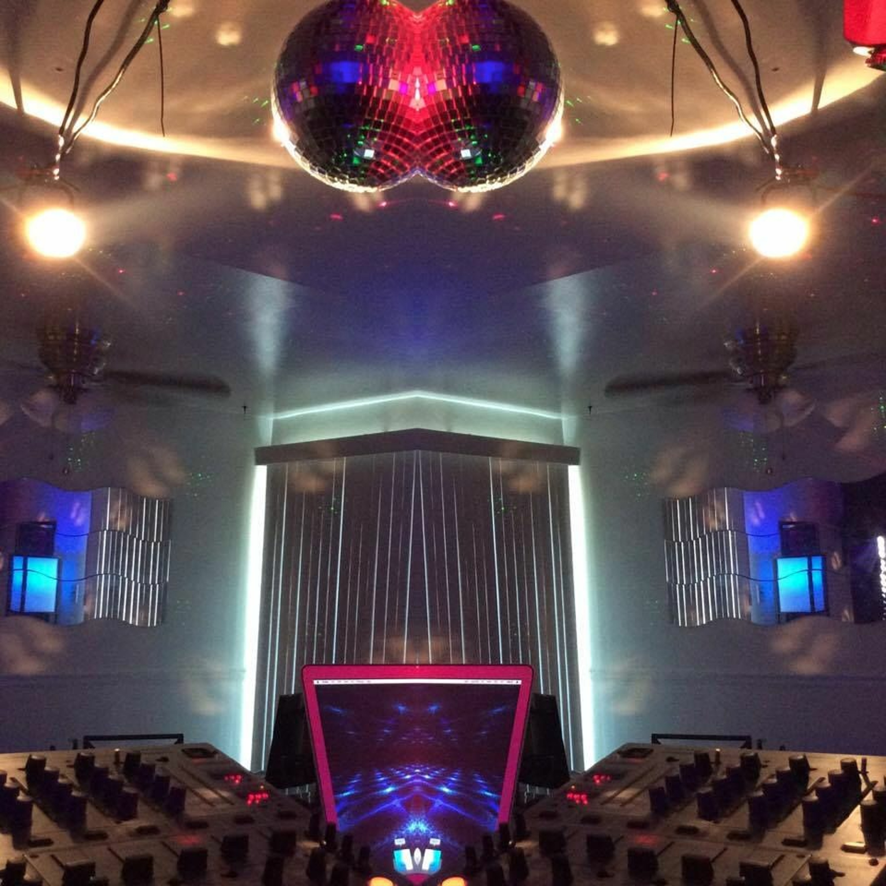 DJ mixes by Christopher Gallagher