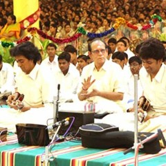 Samaja vara gamana-CONCERT 2011 11 23 MANDOLIN SRINIVAS 06 (Courtesy-Radio Sai)