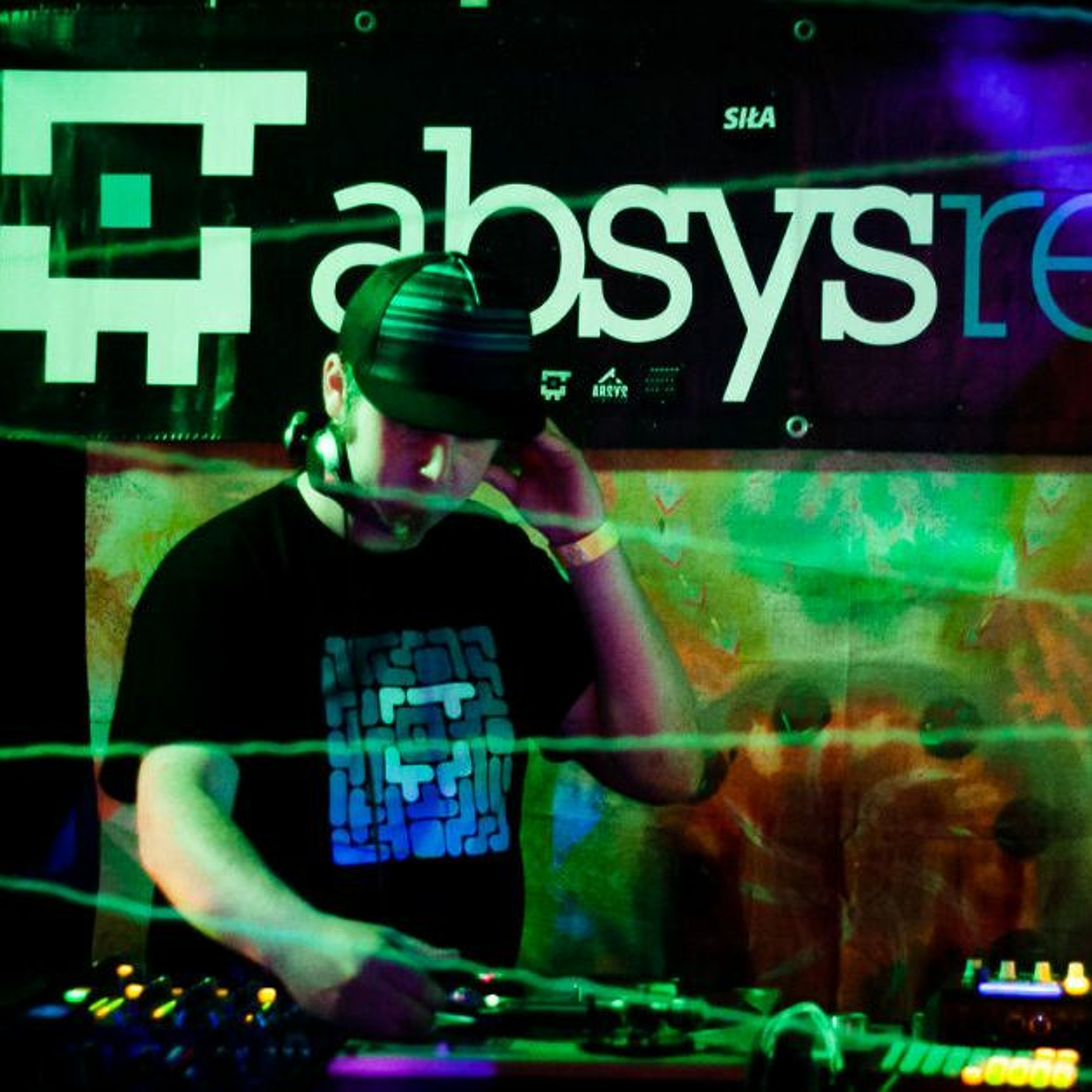 PODCASTS & MIXES