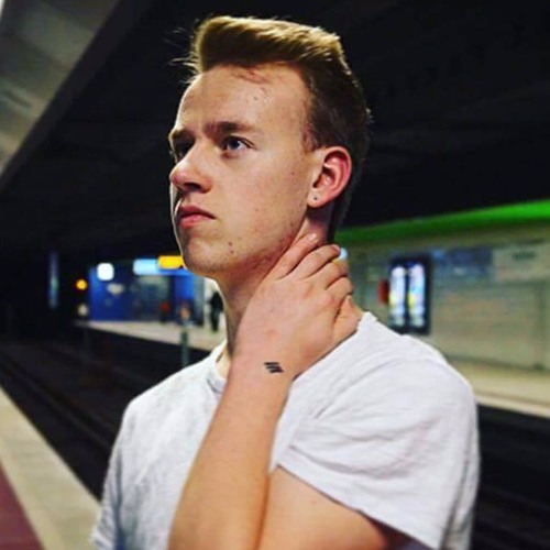 Stream NoFap Cody aus Ensingen holt sich einen Monat lang keinen runter by DASDING Listen Stream NoFap Cody aus Ensingen holt sich einen Monat lang keinen runter by DASDING Listen