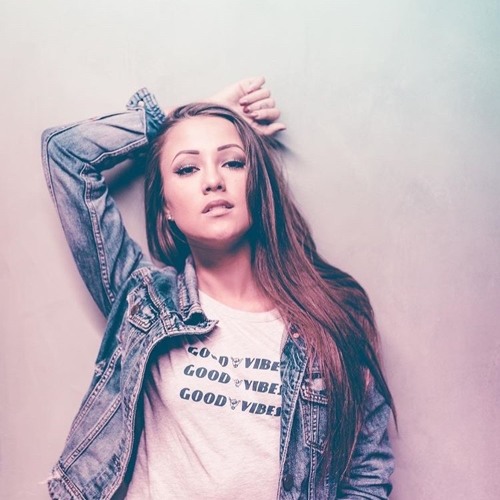 ADDICTABLE - LAINIE