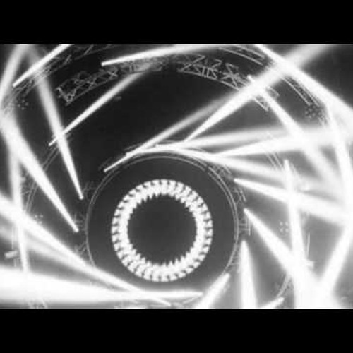 Julian Jeweil – Rolling (Original mix)
