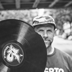 "A GOOD TUNE IS A GOOD TUNE" EPISODE 5.  MOTHERS DAY SPECIAL