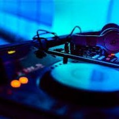 15. DJ ELIWANTED' Feat TAM TAM 2000 - Zouk En Avant (Version Maxi 2017)