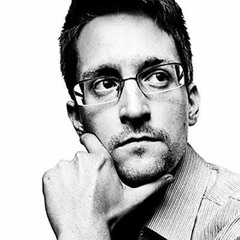 Edward Snowden recommends Wire messenger