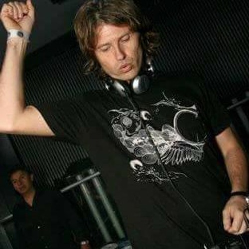 2001-09-22 Hernan Cattaneo - Kiss 100 - Part 2 Transitions