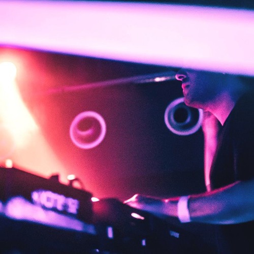 Amulador - Alice w/ Kangding Ray live