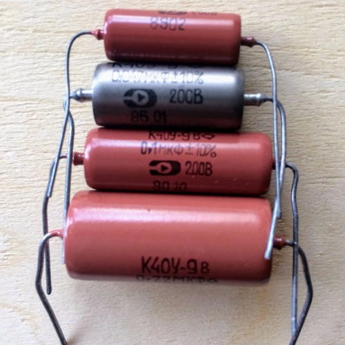 Stream Tone Capacitor Shootout Precision Bass by Janek Dolezal