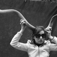 " Histoire de Lucy" documentaire souriant