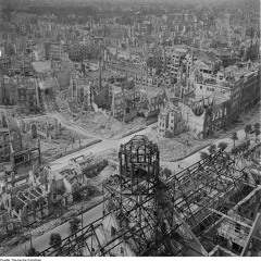 Ariel Bombardement Dresden | 1945