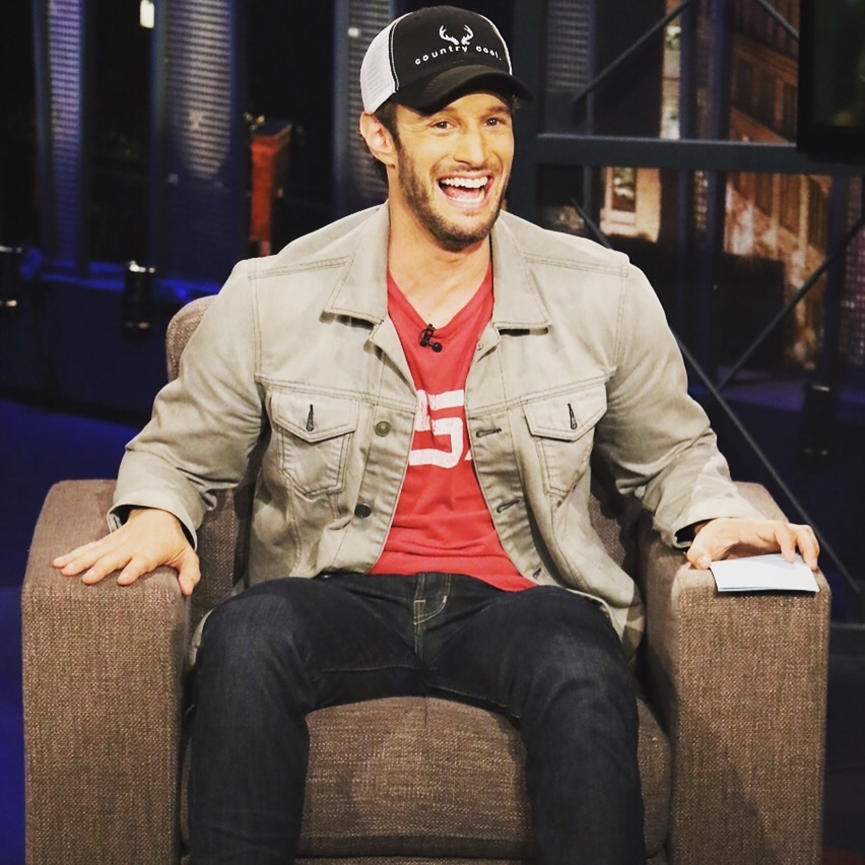 Episode #111: Almost getting killed in Mexico, honoring our military, starting a crazy biz & more