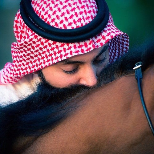 في جوف الليل هفا قلبي ...~