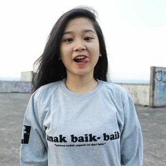 StandHereAlone-WanitaMasihbanyak