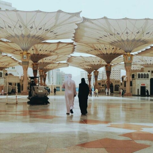 لَهُ عامانِ لا يَبكي ❤