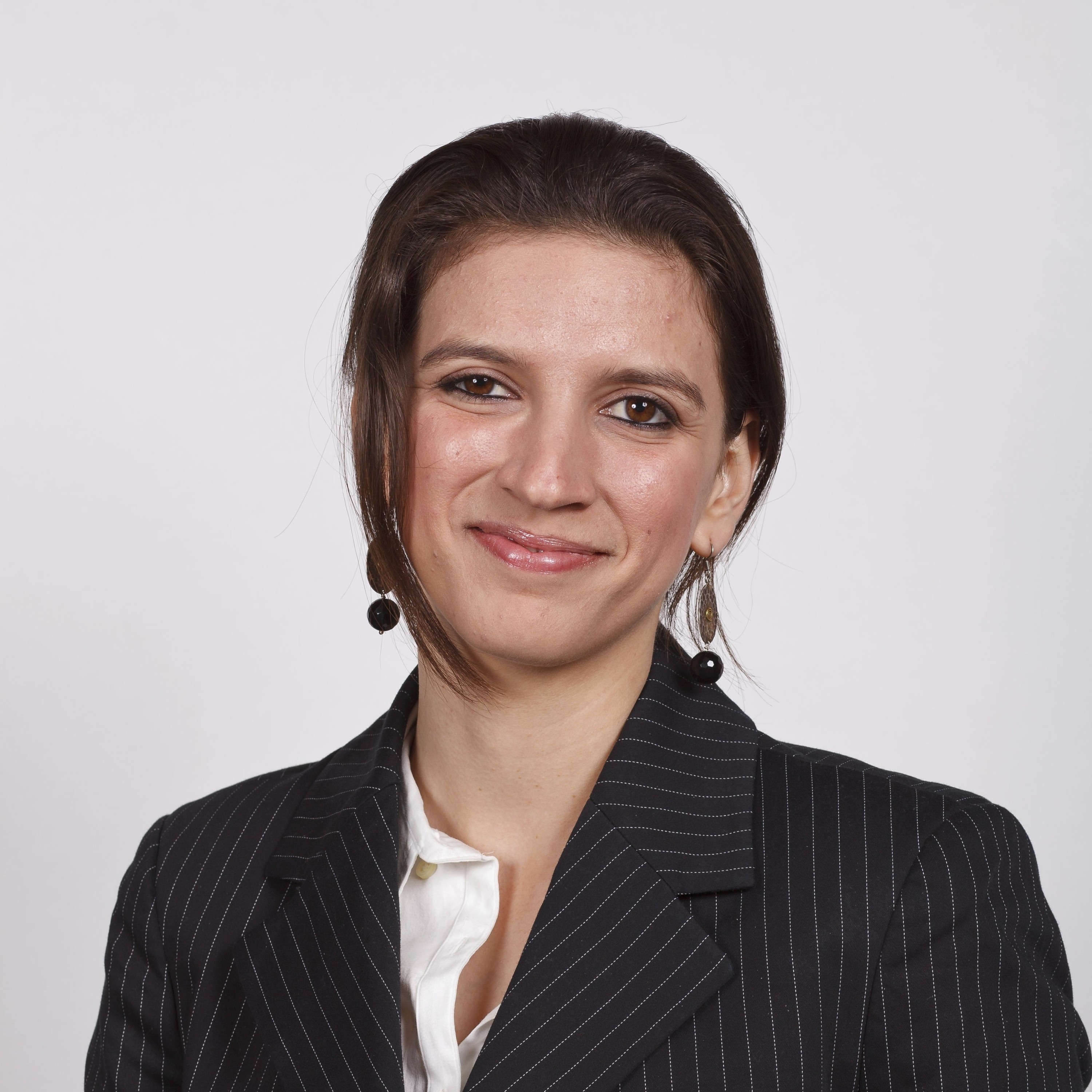 Interview with Suneira Rana (MBA 2012) episode artwork