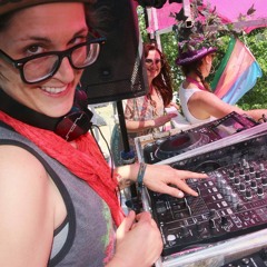 Get Weirdsday Vol. 12: LiquorBox - Live @ Leyenda 2017