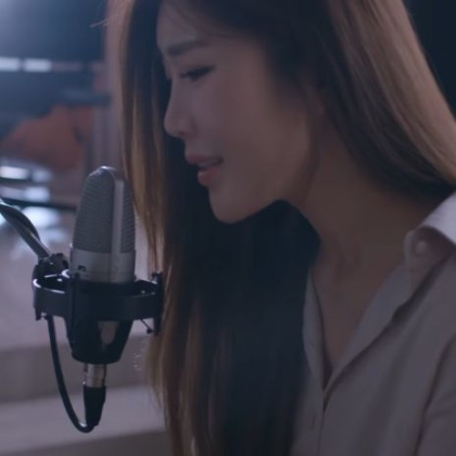 I tried to sing "I hate that I miss you" (미운 날) by Lee Hae Ri (이헤리) of DAVICHI (다비치)