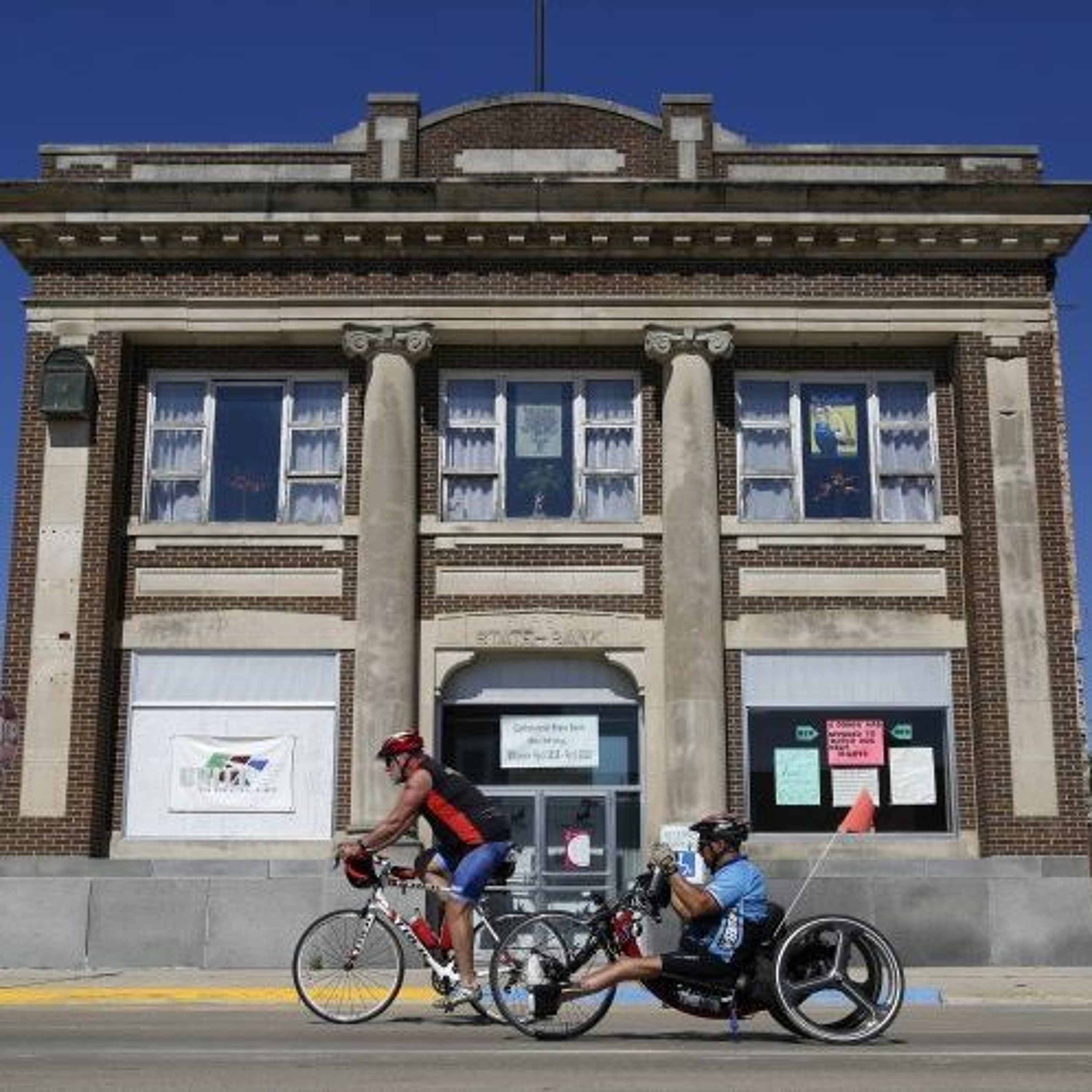 Route Inspection Ride - Day 3: Vern & Vicky talk breakfasts on RAGBRAI