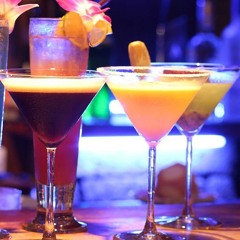 🍹 Friday Night Cheers 🍹 / www.facebook.com/PlasticIneitable
