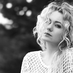 Tom Cortés & Anna Jiřinka Daňhelová - Trpělivost přináší muže