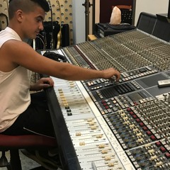 I Feel So Alone - מילים: אלרועי אייסו, ביצוע: סלומון אביאל מלסה