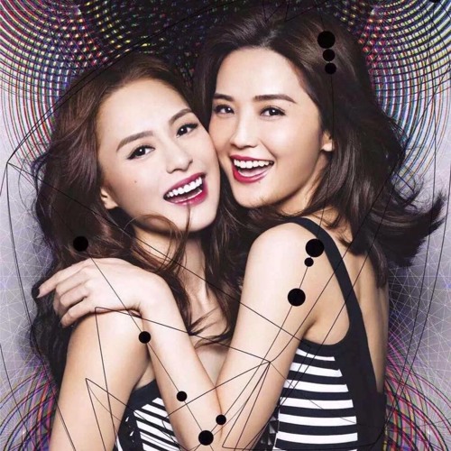 心多 Tâm Đa- 二缺一 Hai Thiếu Một (  人人弹起演唱会2010 Everyone Bounces Up Live Concert 2010 )- Twins