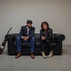 Dust Down A Country Road / Black Flowers (John Hiatt)