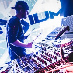 Illenium - Crawl Out of Love (LIVE EDC Vegas)