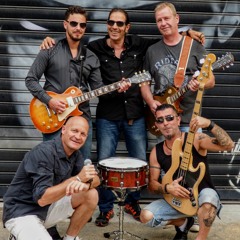 Always On The Run  /  Lenny Kravitz