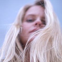 Anni – Stains