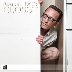 Closet 🚪 a Cuckold story